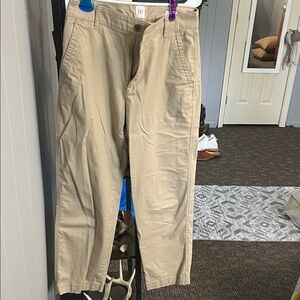 GAP Women’s size 6 girlfriend tan khakis